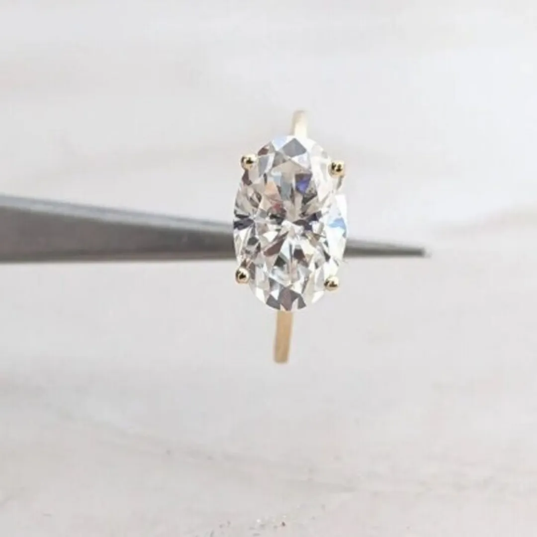 /public/photos/live/East West Oval Engagement Ring 745  (1).webp